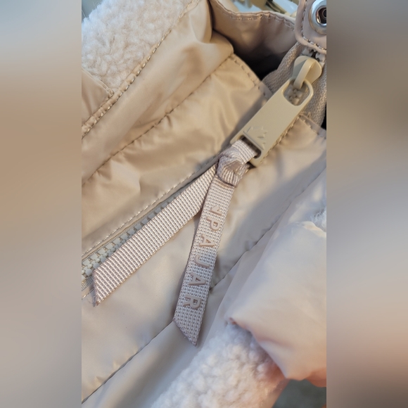 NEW NWT Pajar Canada Faux Fur Sherpa Tote Bag - Picture 8 of 9